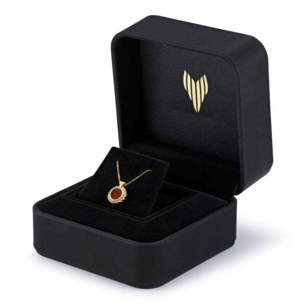VINCELLS MIRABILITAS FAMILIA pendant in yellow gold with red wine stone - Image 4