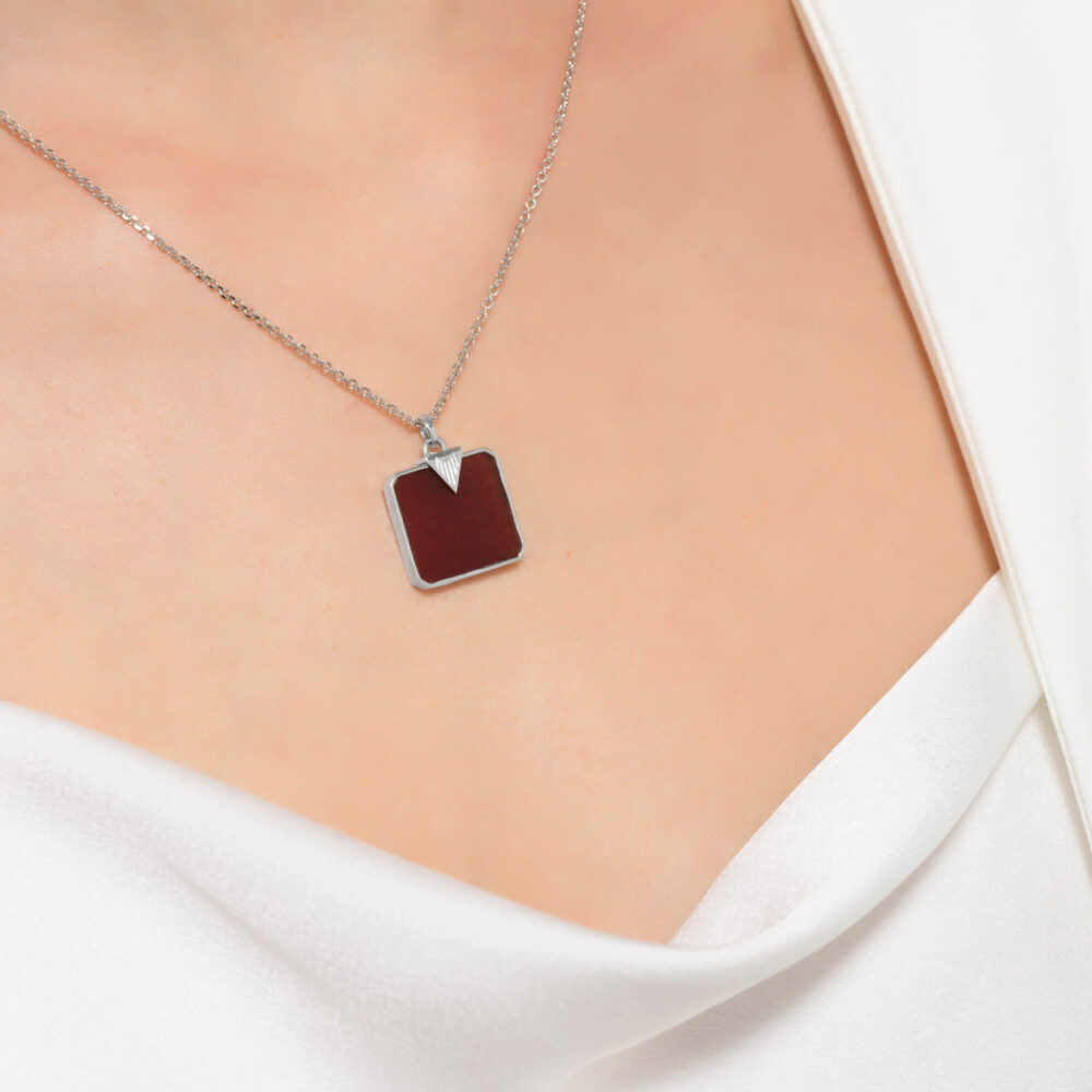 VINCELLS LIBERATUS pendant in white gold with red wine stone - Image 2