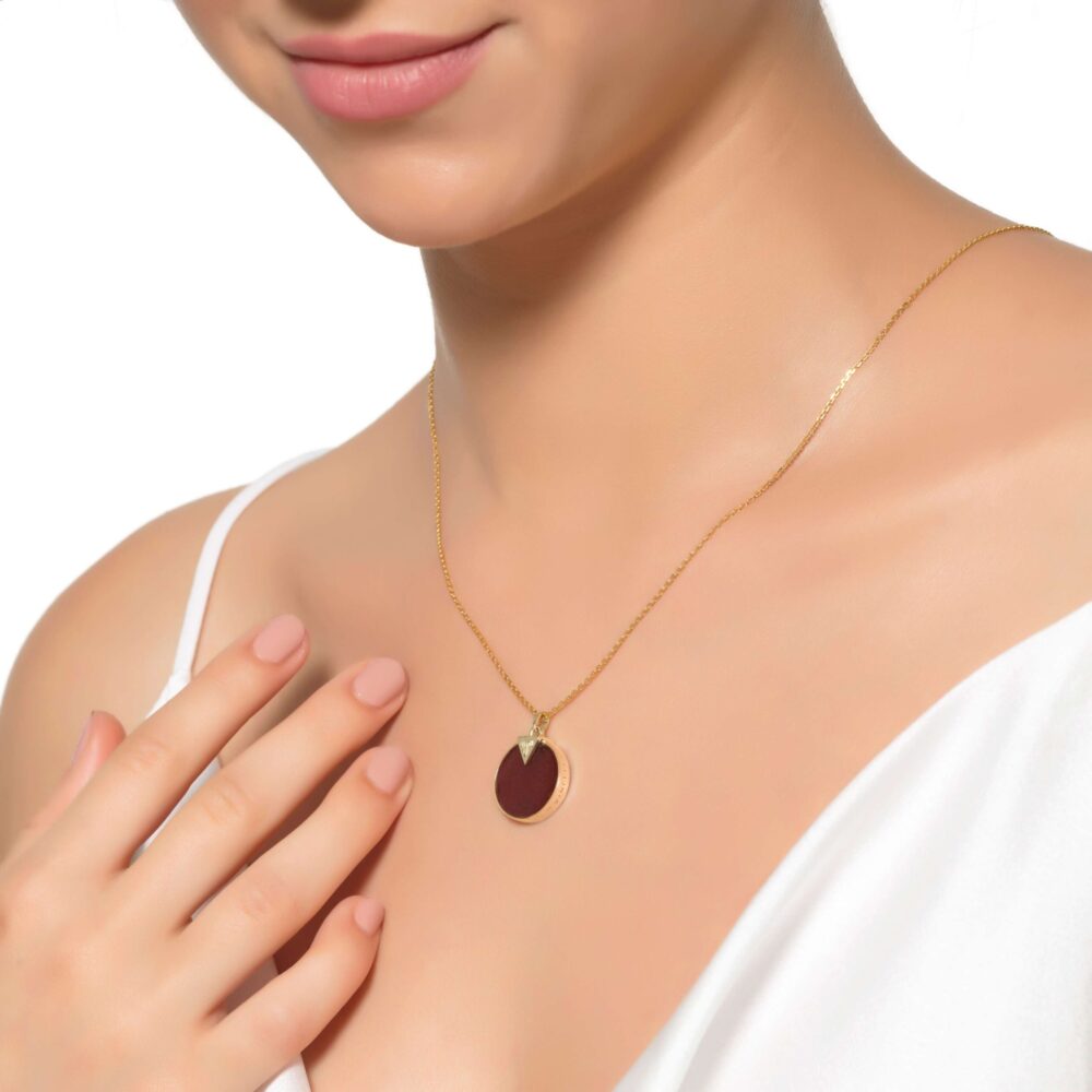 VINCELLS SIMULTAS pendant in yellow gold with red wine stone - Image 2